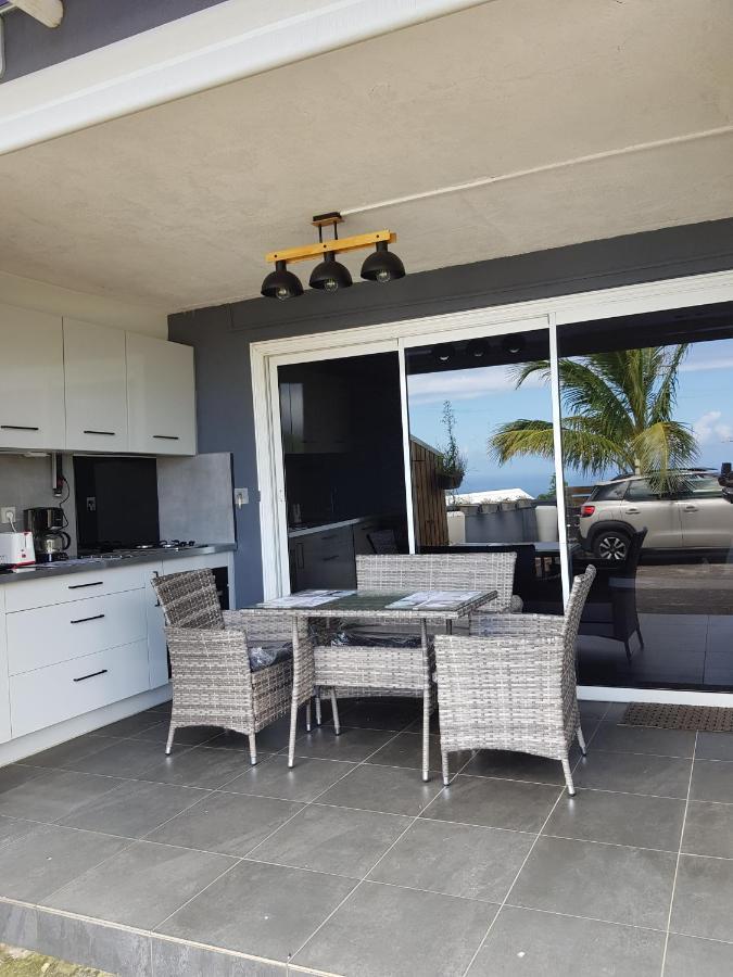Studio Tres Bon Standing Hotel Petite-Ile Exterior photo